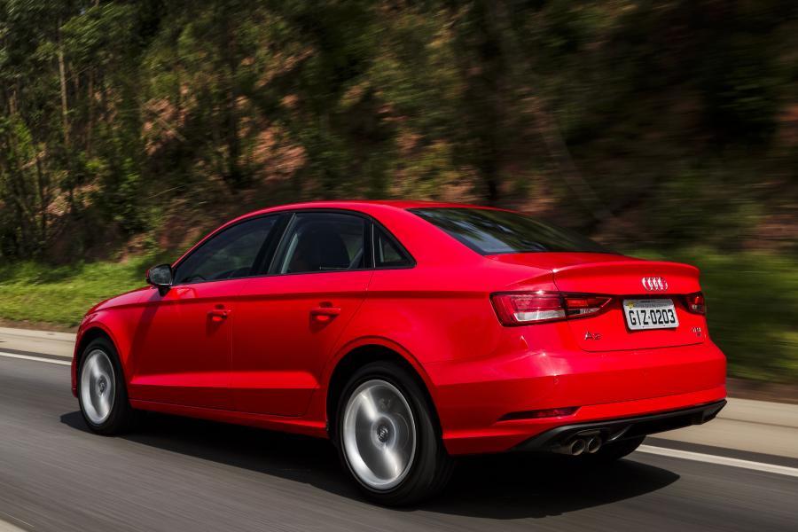  Audi A3 Sedan 1.4 TFSI Flex (8V) 2017 года  (LA) (фото 15 из 19)